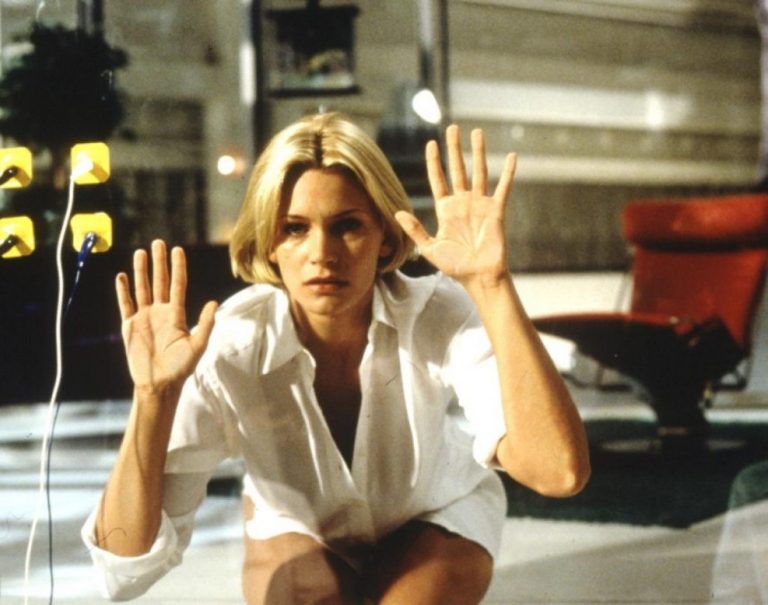 Sci Fi Characters: Sexiest Women in Sci Fi Movies - Cinemaholic