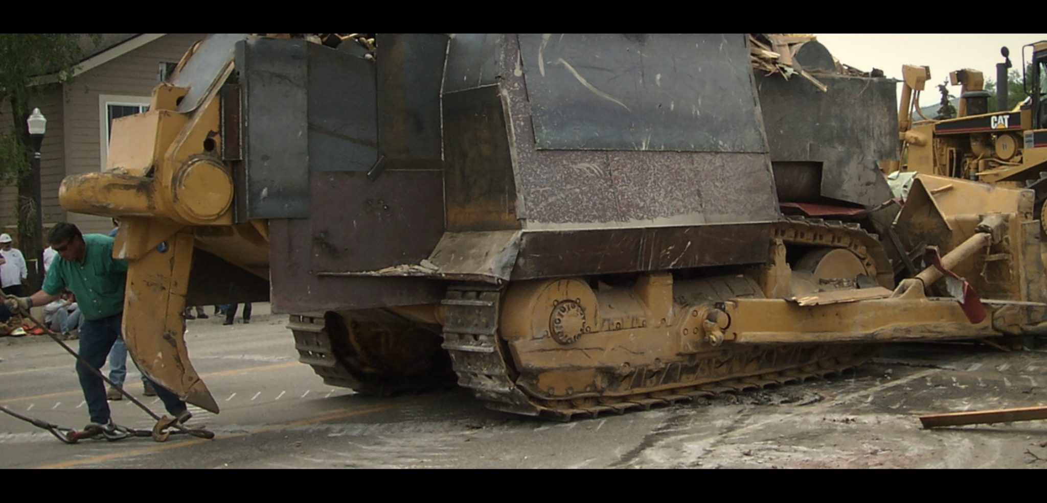 Killdozer What is Marvin Heemeyer's Bulldozer Komatsu d355a?
