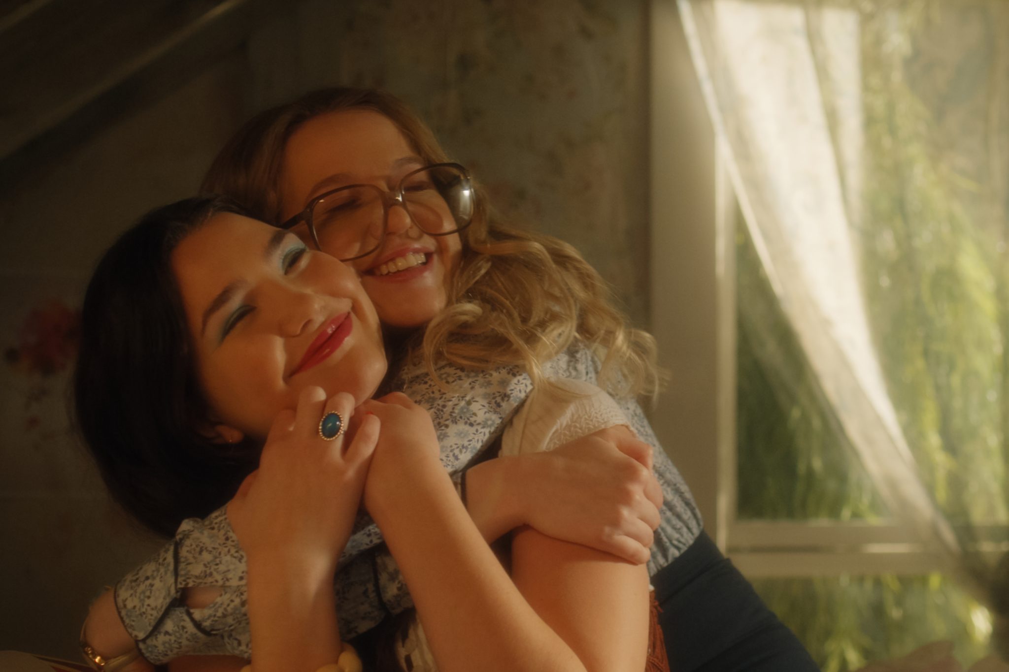 Firefly Lane Ending, Explained | Is Johnny Dead or Alive? Season 1